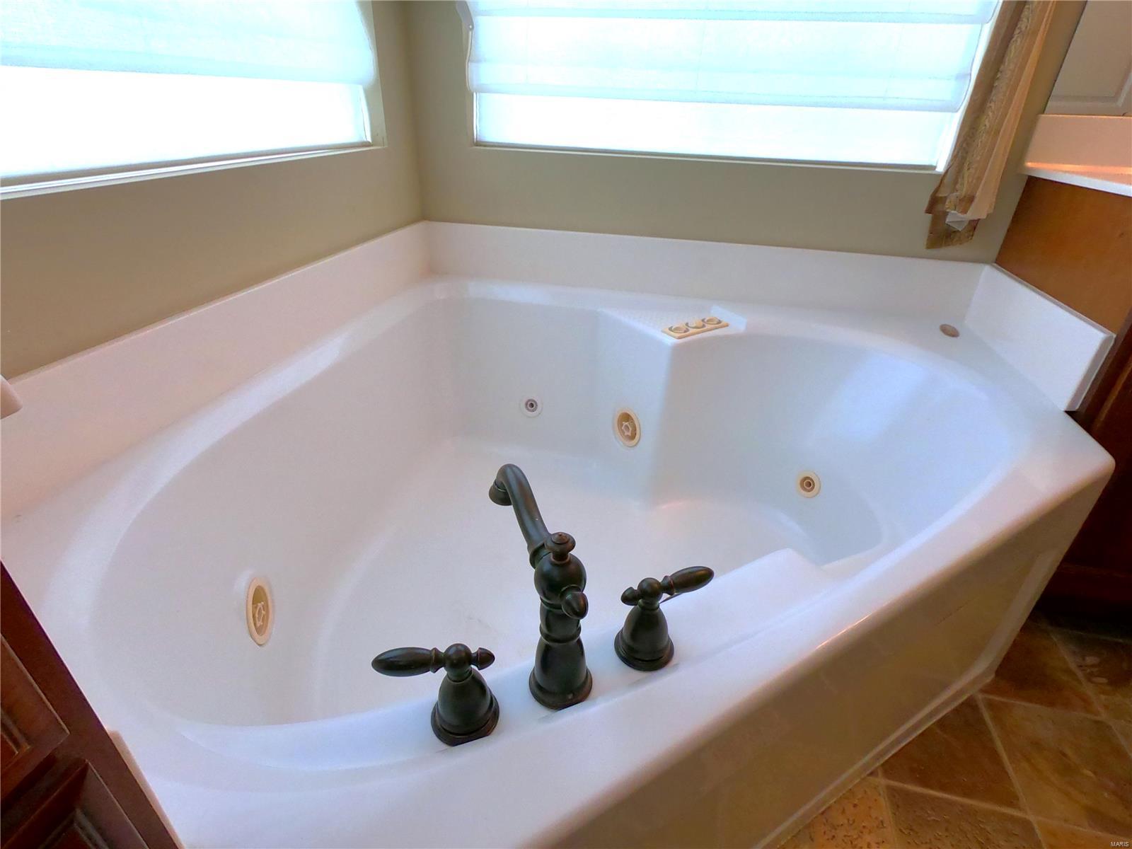 104 Stone Oaks Drive Property Photo 16