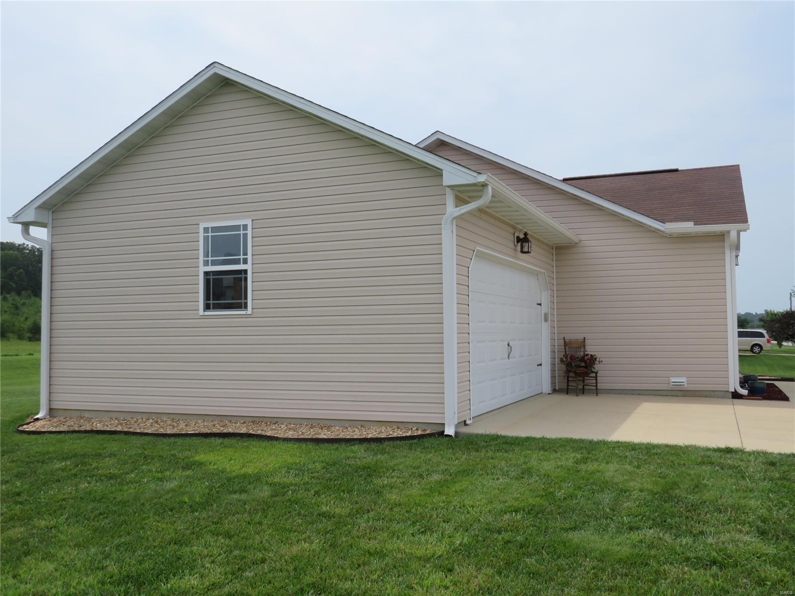 1612 Luna Drive Property Photo 8