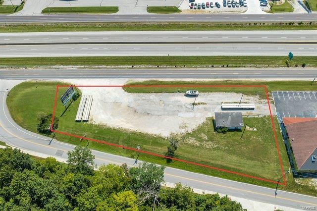 1 Ne Service Road Property Photo 2