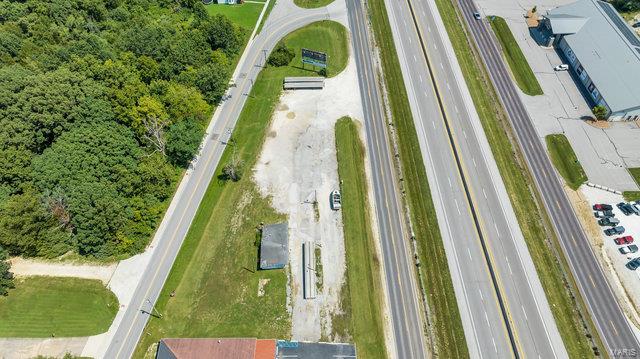 1 Ne Service Road Property Photo 4