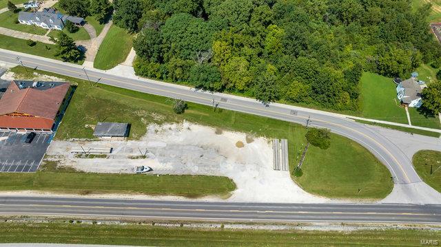 1 Ne Service Road Property Photo 8