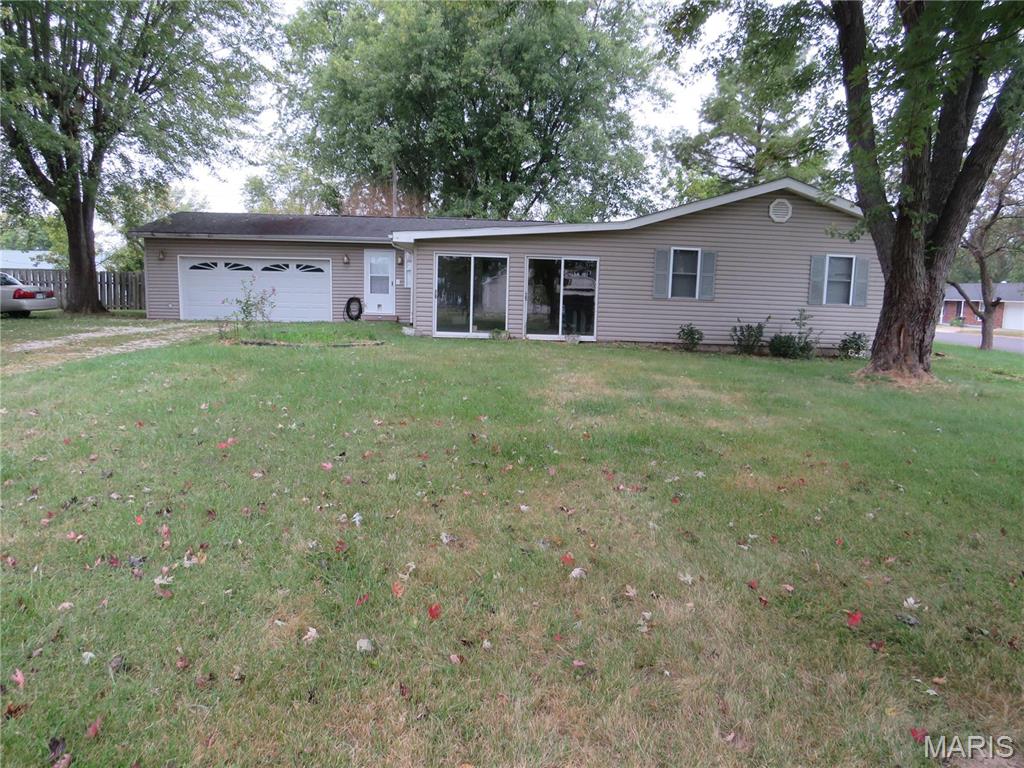 208 E Bittersweet Drive Property Photo 2