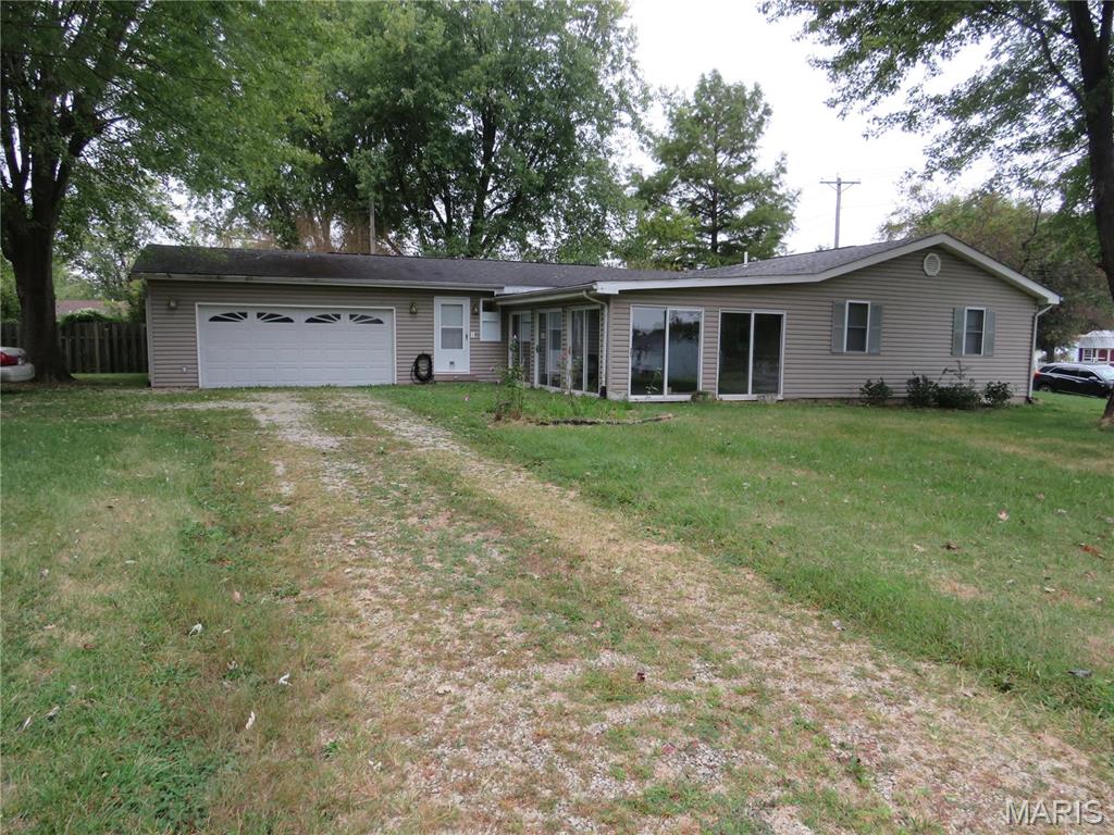 208 E Bittersweet Drive Property Photo 3