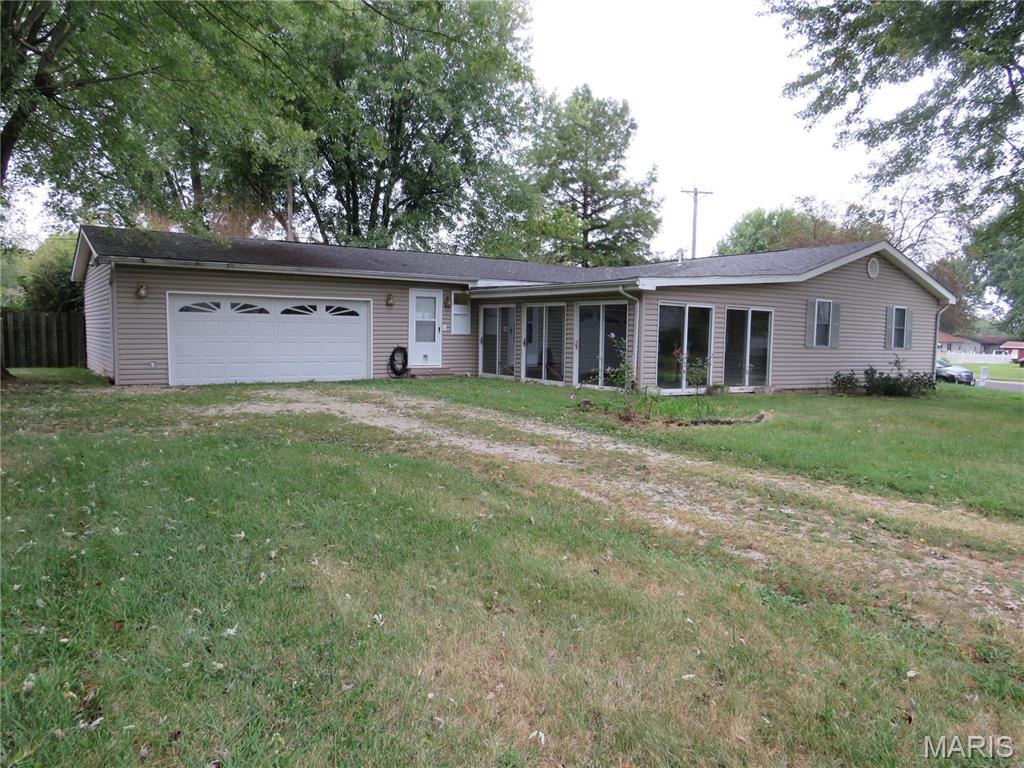 208 E Bittersweet Drive Property Photo 4
