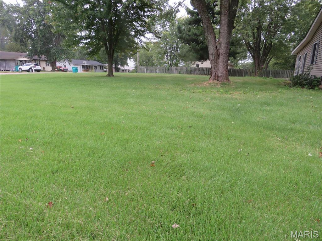 208 E Bittersweet Drive Property Photo 6