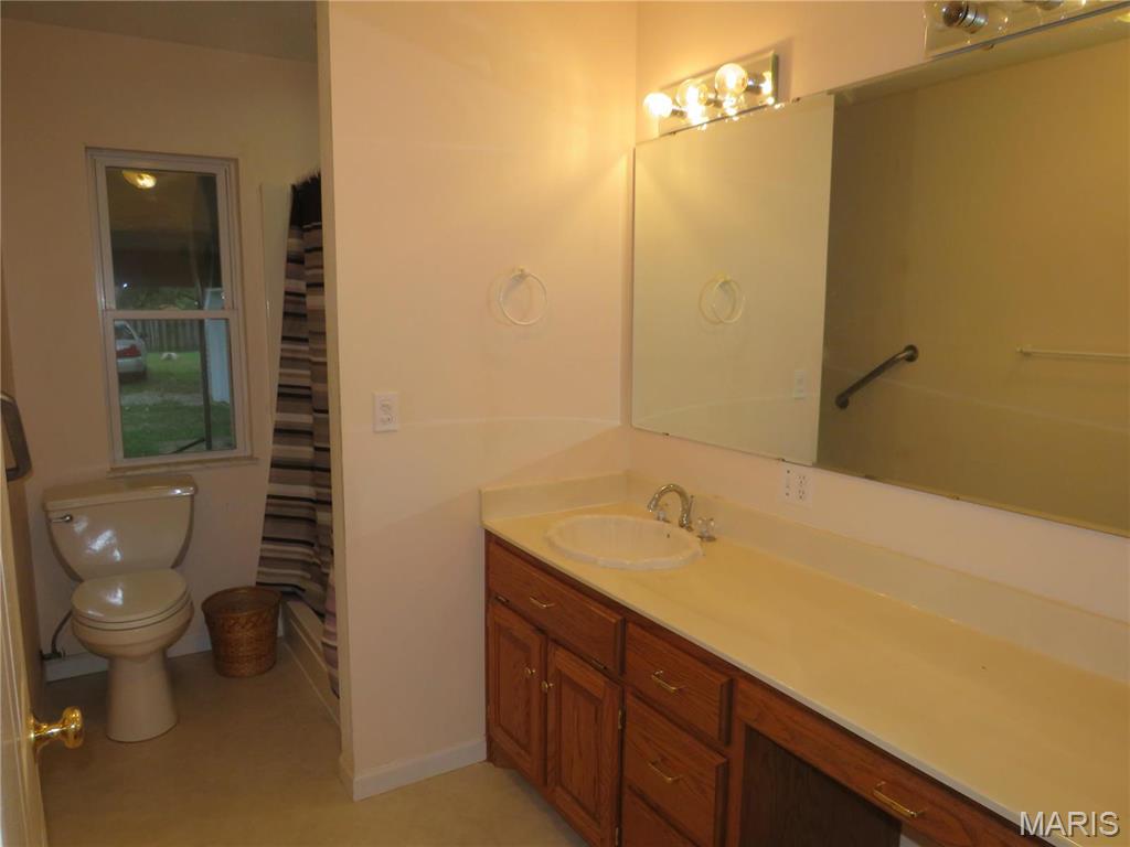 208 E Bittersweet Drive Property Photo 10