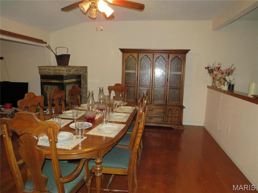 208 E Bittersweet Drive Property Photo 14