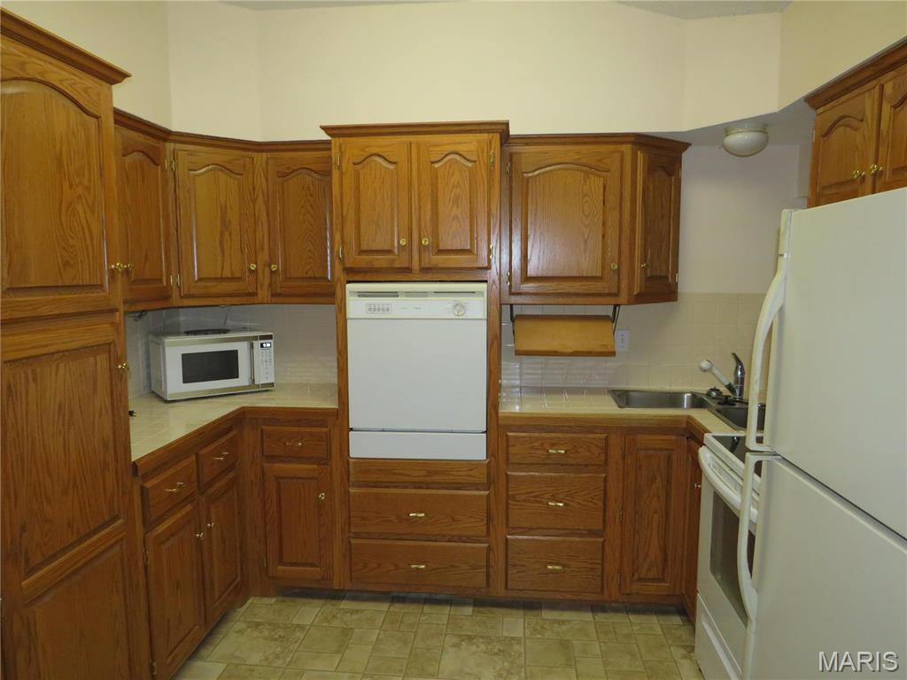 208 E Bittersweet Drive Property Photo 16