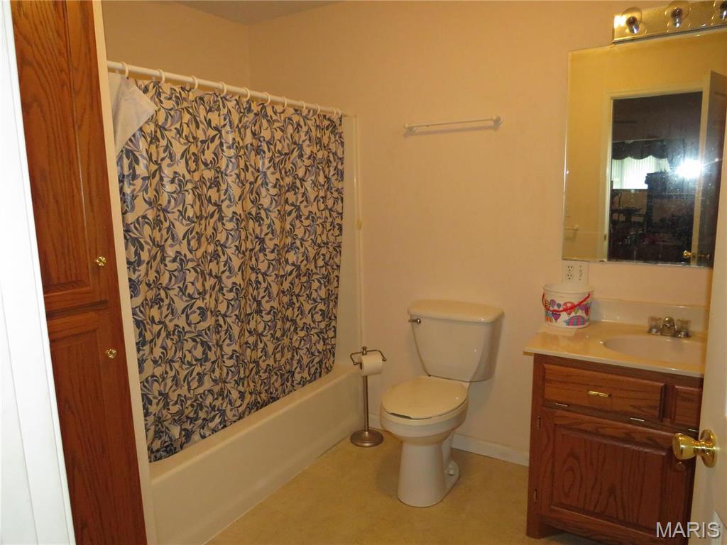 208 E Bittersweet Drive Property Photo 19