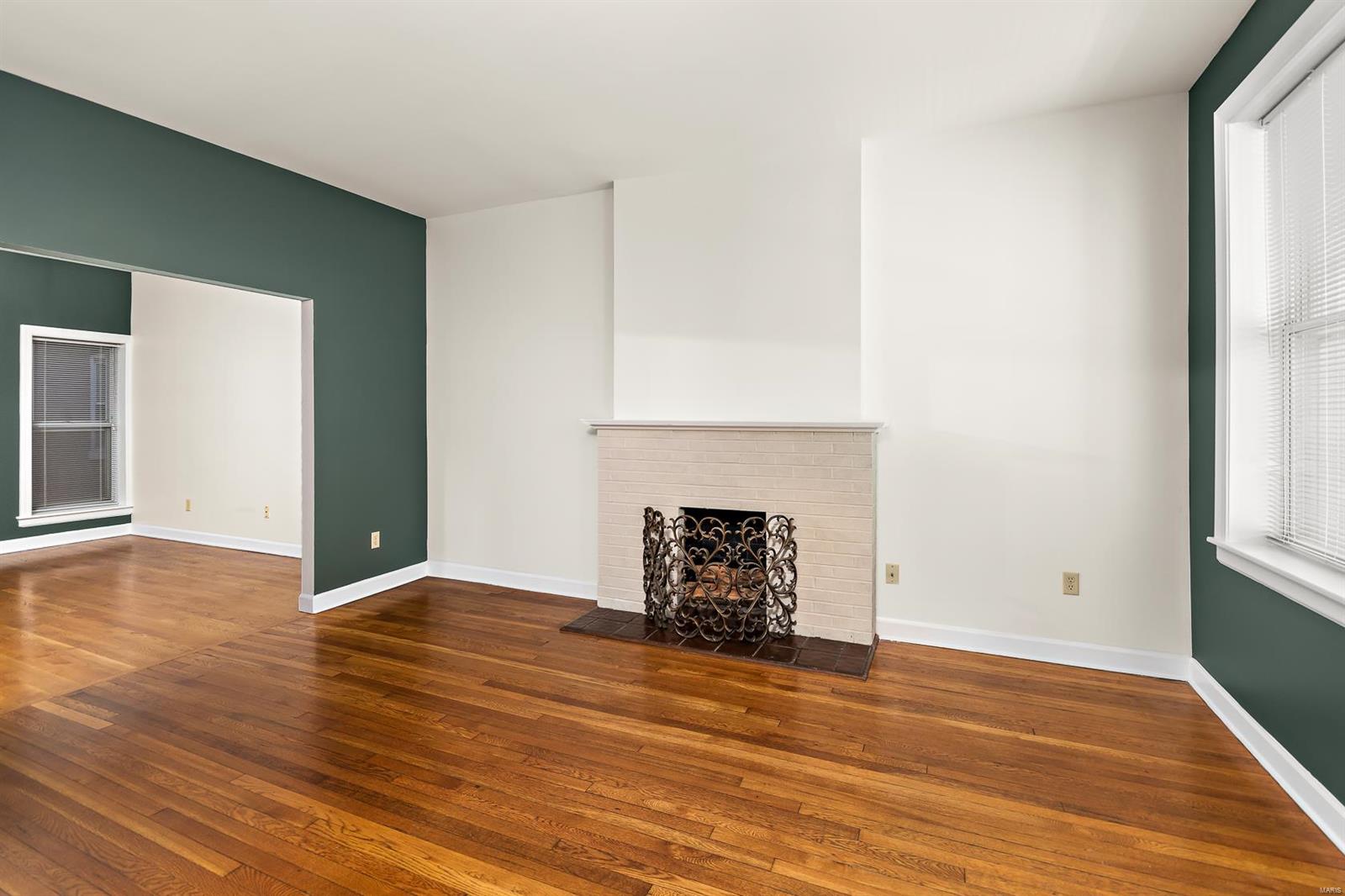 5553 Waterman Boulevard 2e Property Photo 3