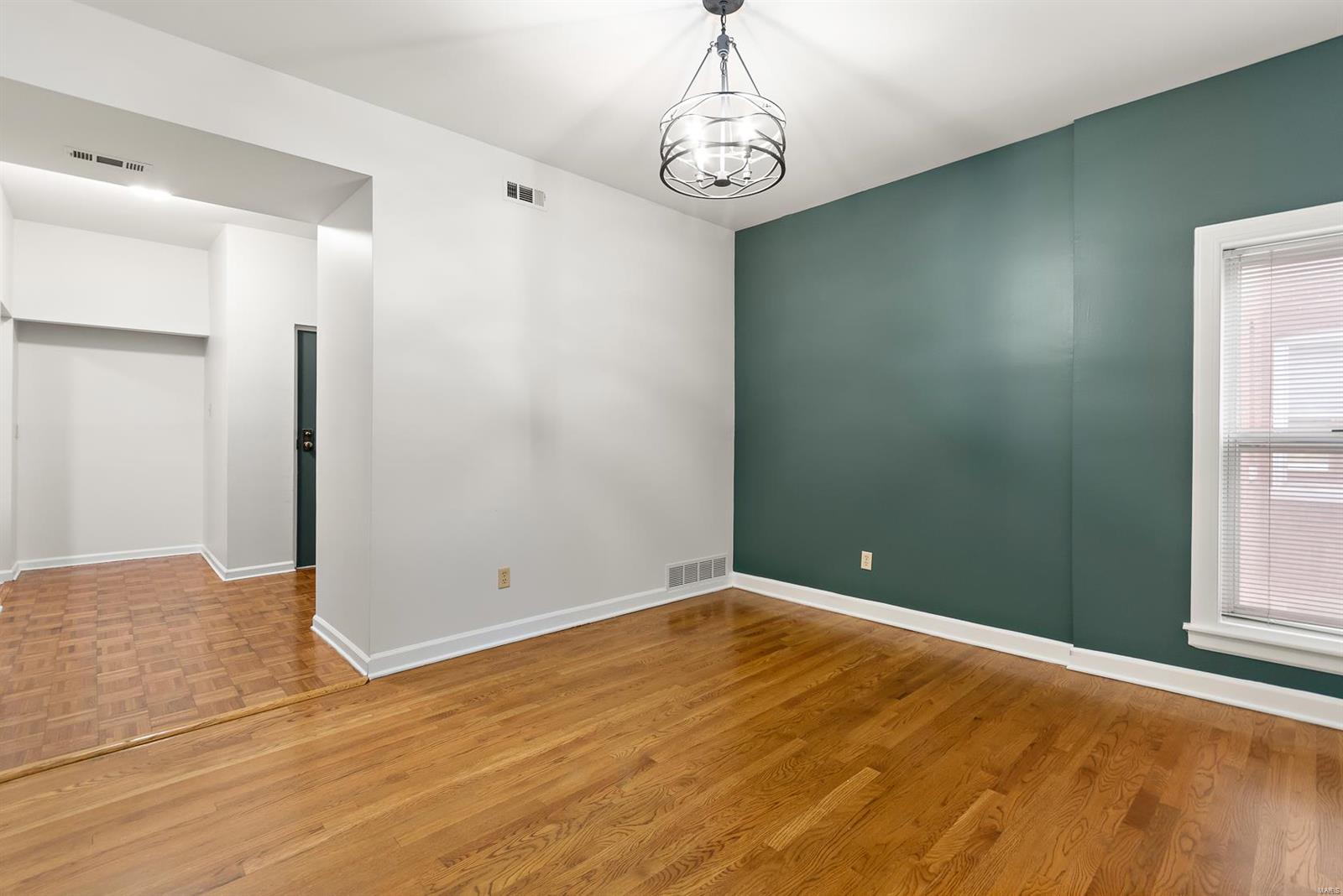 5553 Waterman Boulevard 2e Property Photo 7