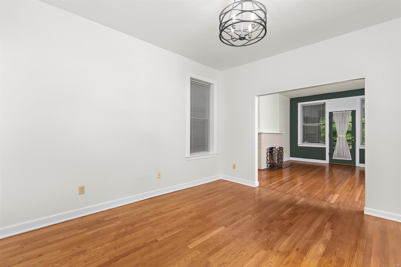 5553 Waterman Boulevard 2e Property Photo 9