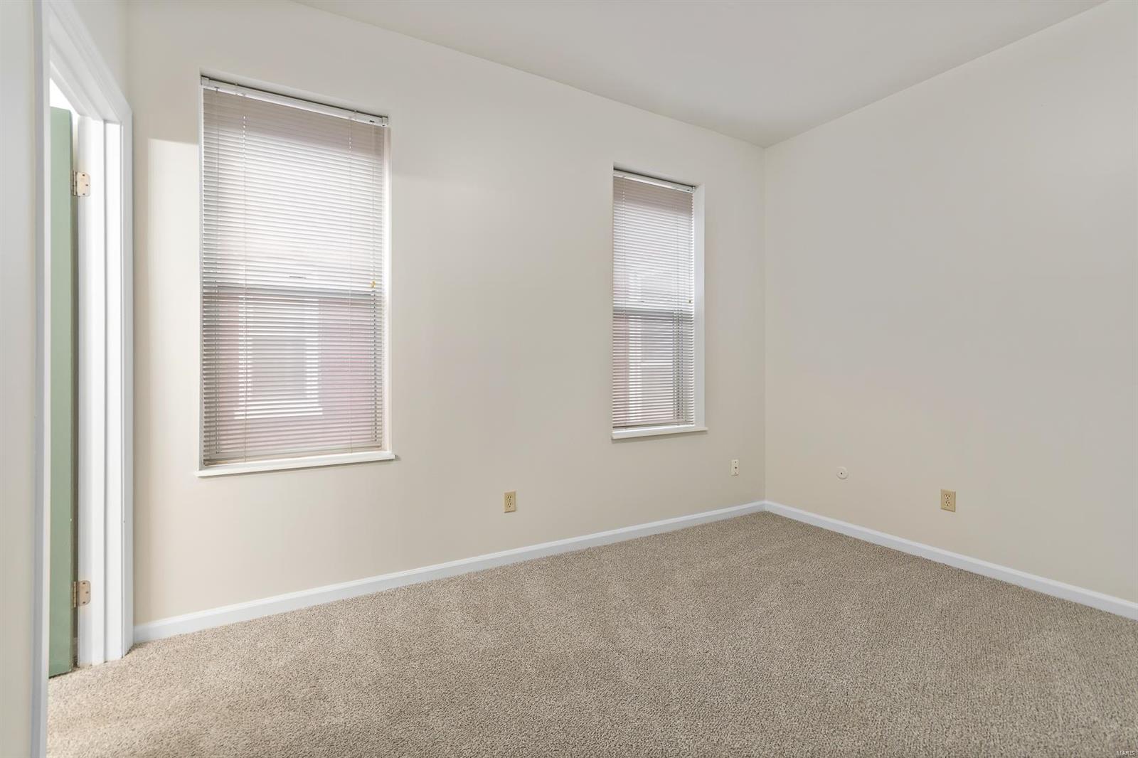 5553 Waterman Boulevard 2e Property Photo 15