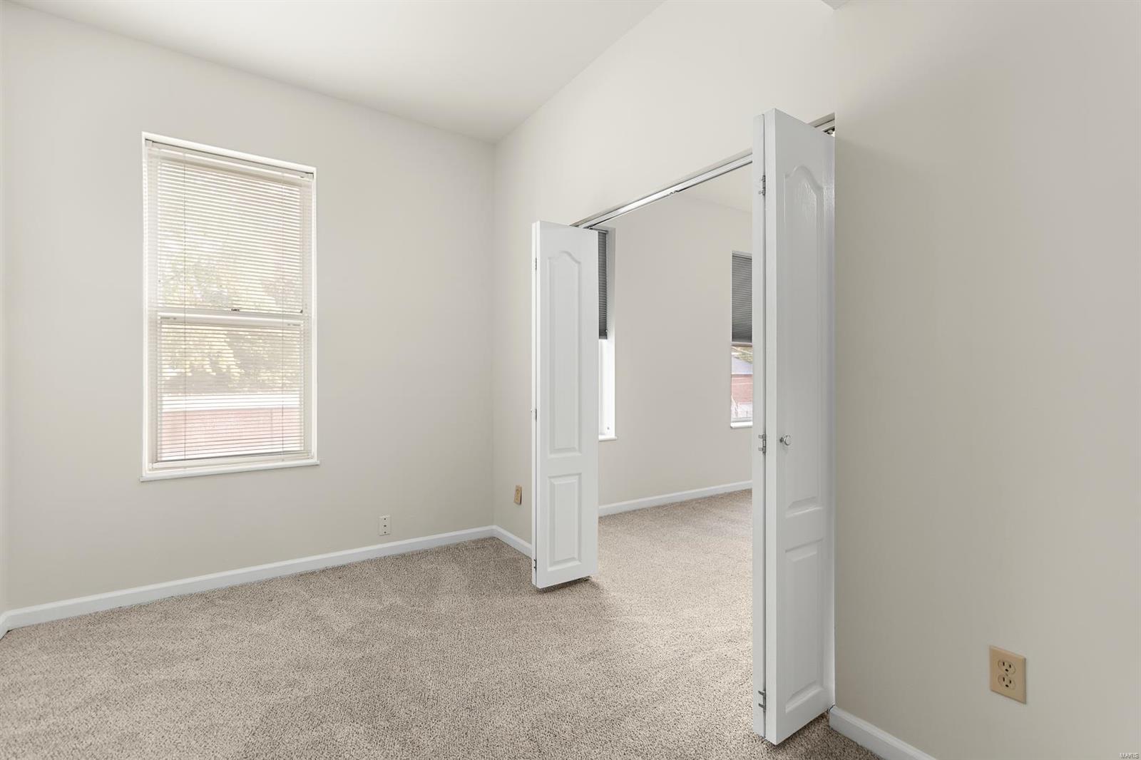 5553 Waterman Boulevard 2e Property Photo 22