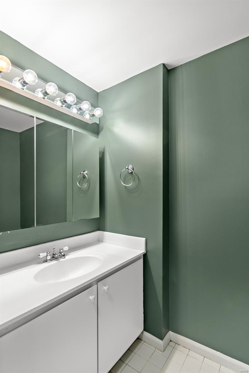 5553 Waterman Boulevard 2e Property Photo 23