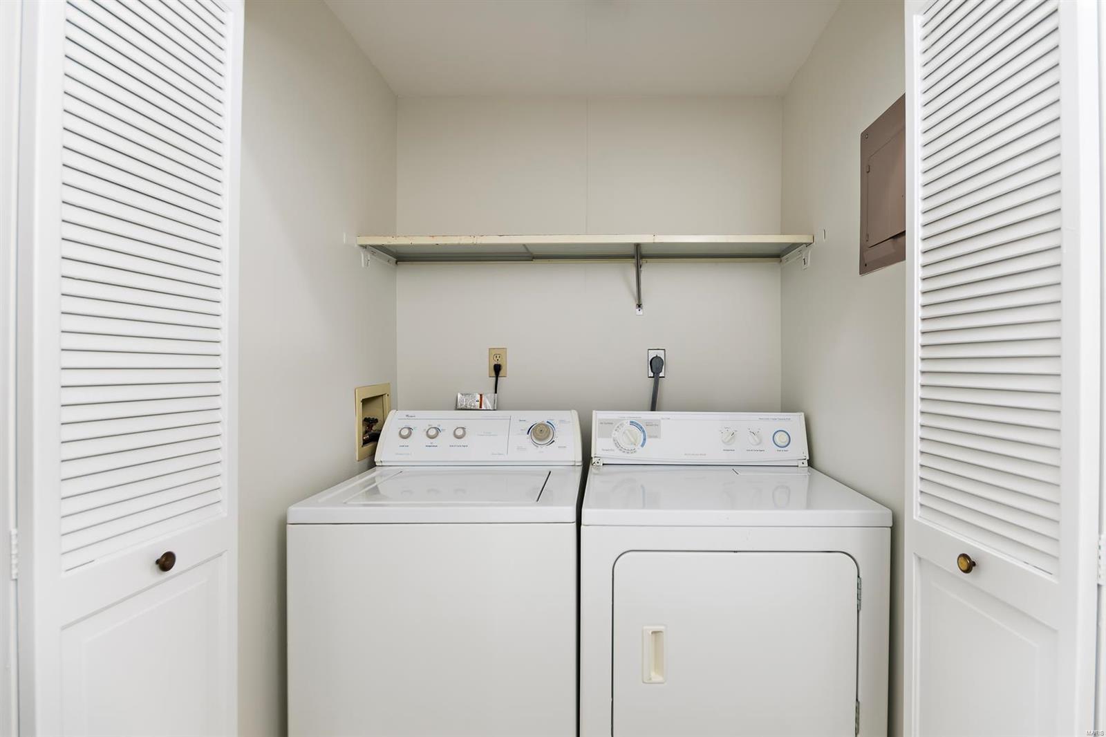 5553 Waterman Boulevard 2e Property Photo 24