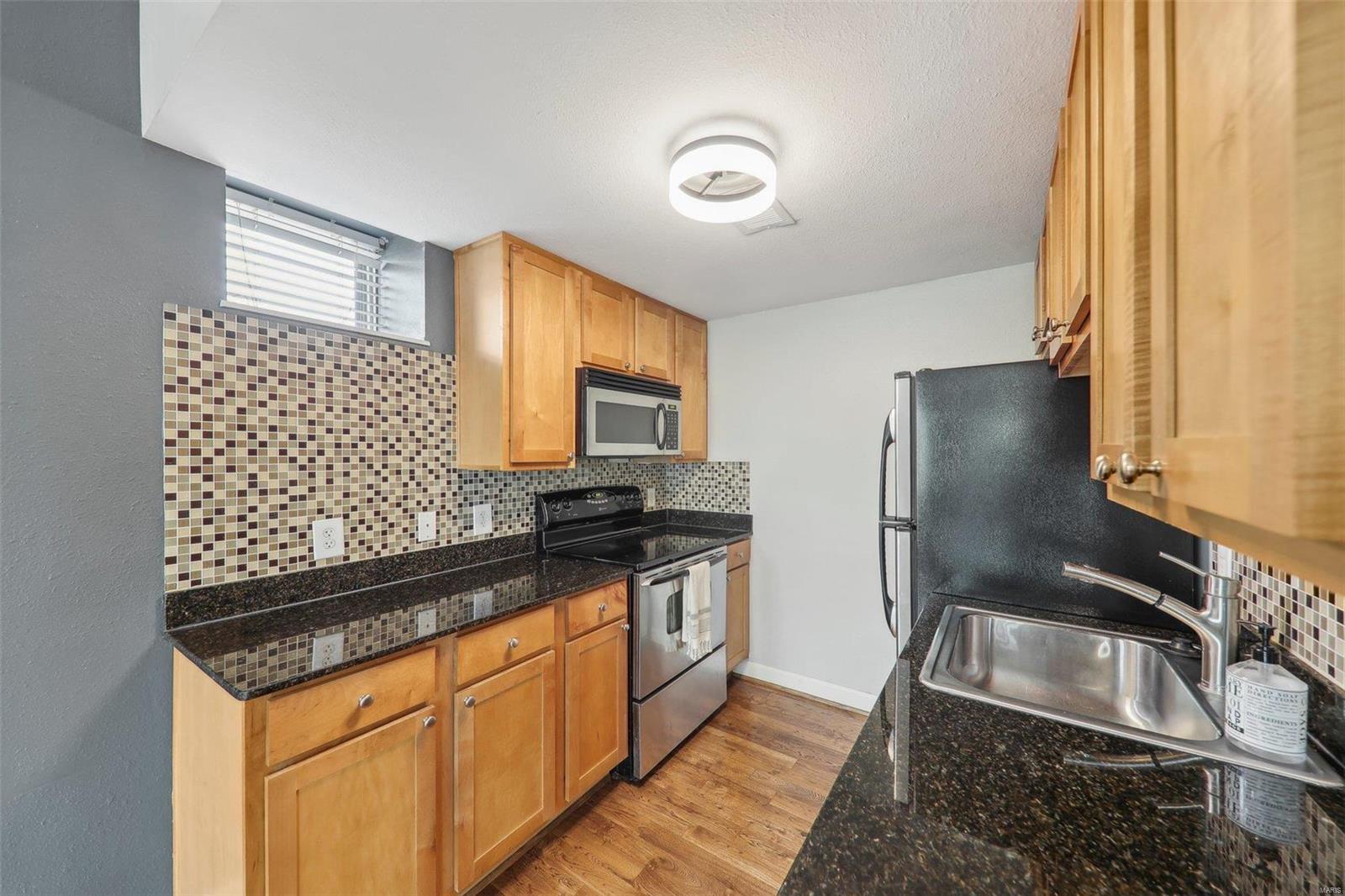 5673 Waterman Boulevard 31 Property Photo 7
