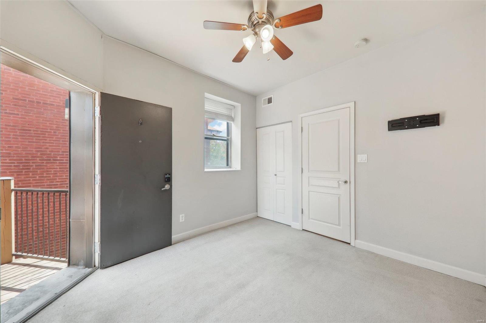 5673 Waterman Boulevard 31 Property Photo 16