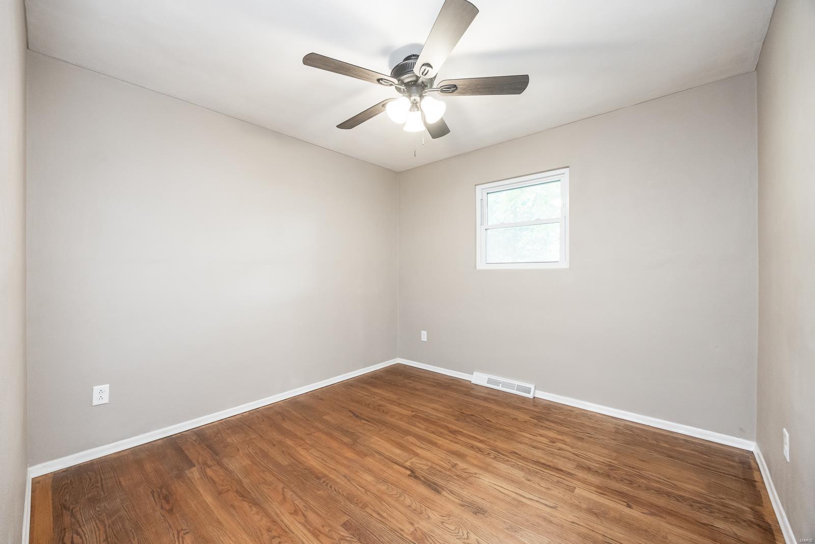 127 Creekside Drive Property Photo 21
