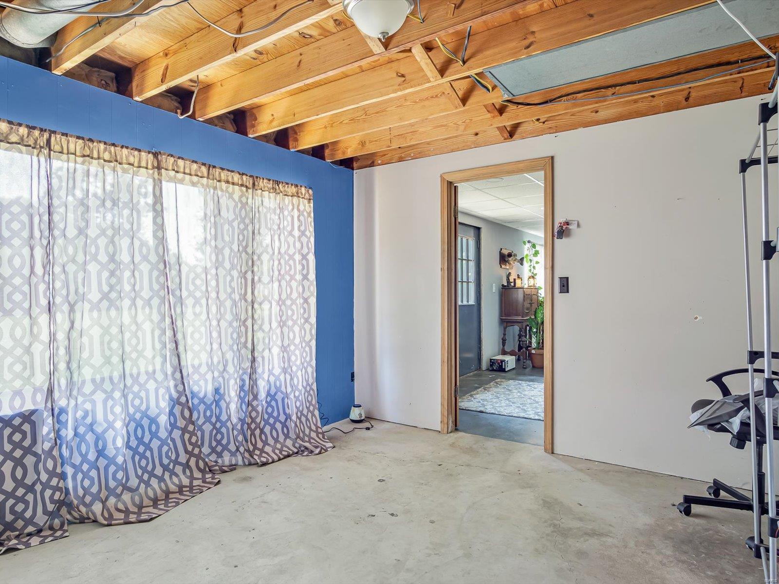 11333 Eiff Road Property Photo 19