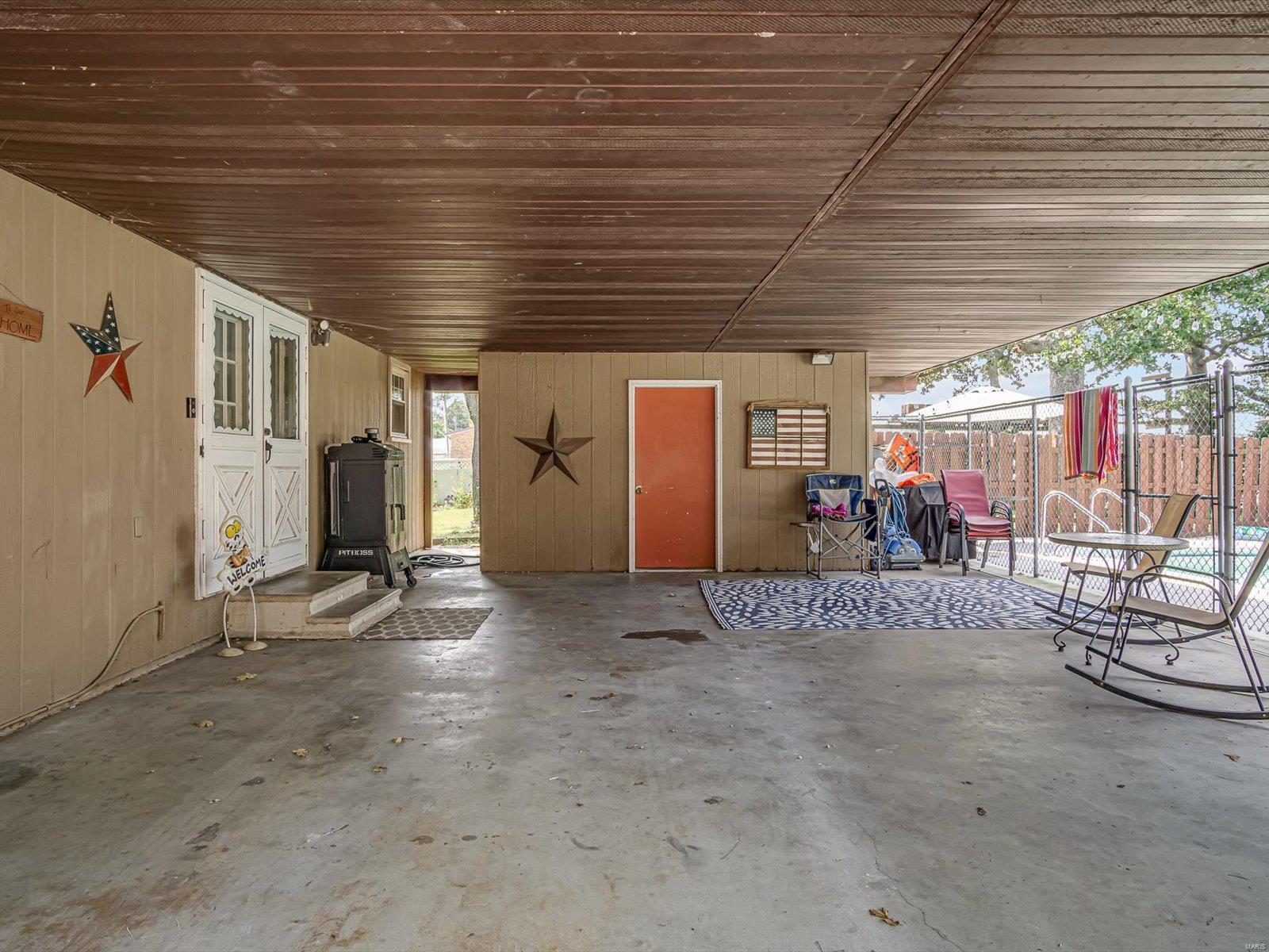 11333 Eiff Road Property Photo 23