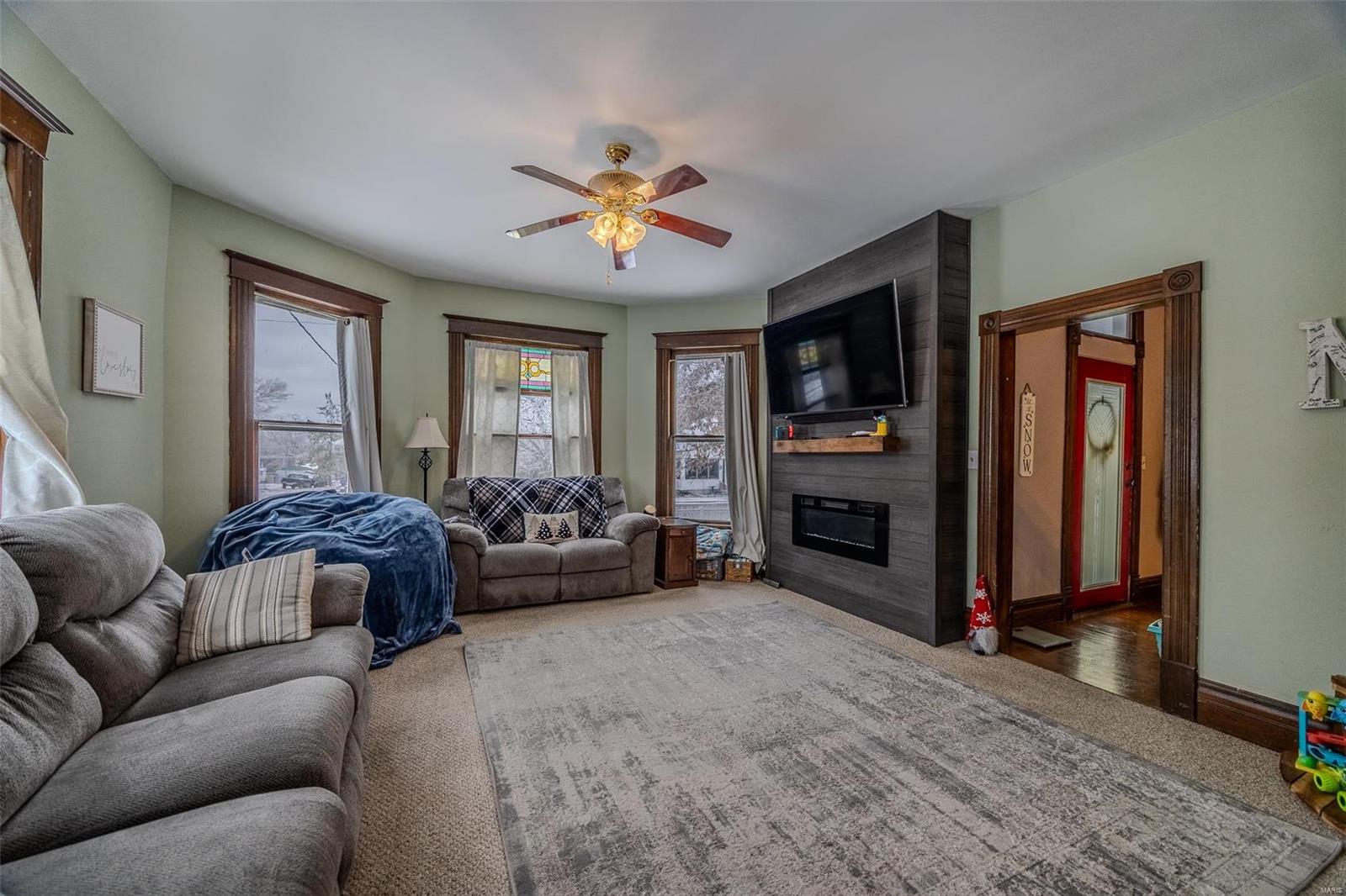 607 N Jackson Street Property Photo 2