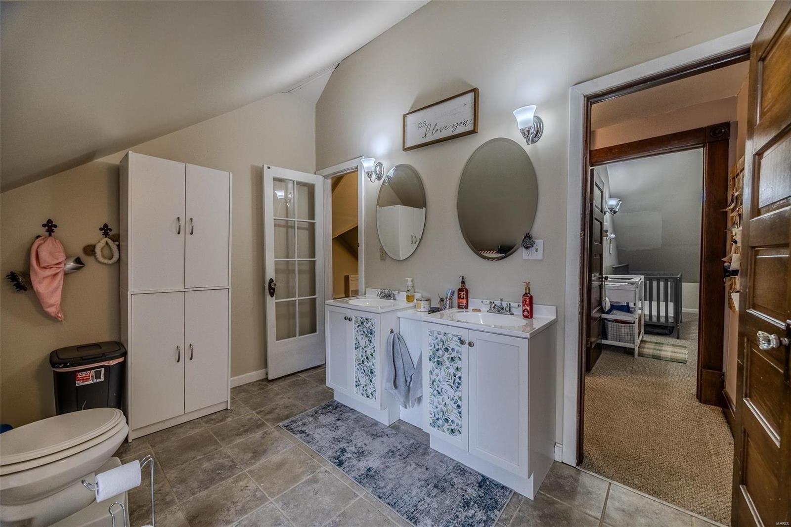 607 N Jackson Street Property Photo 19