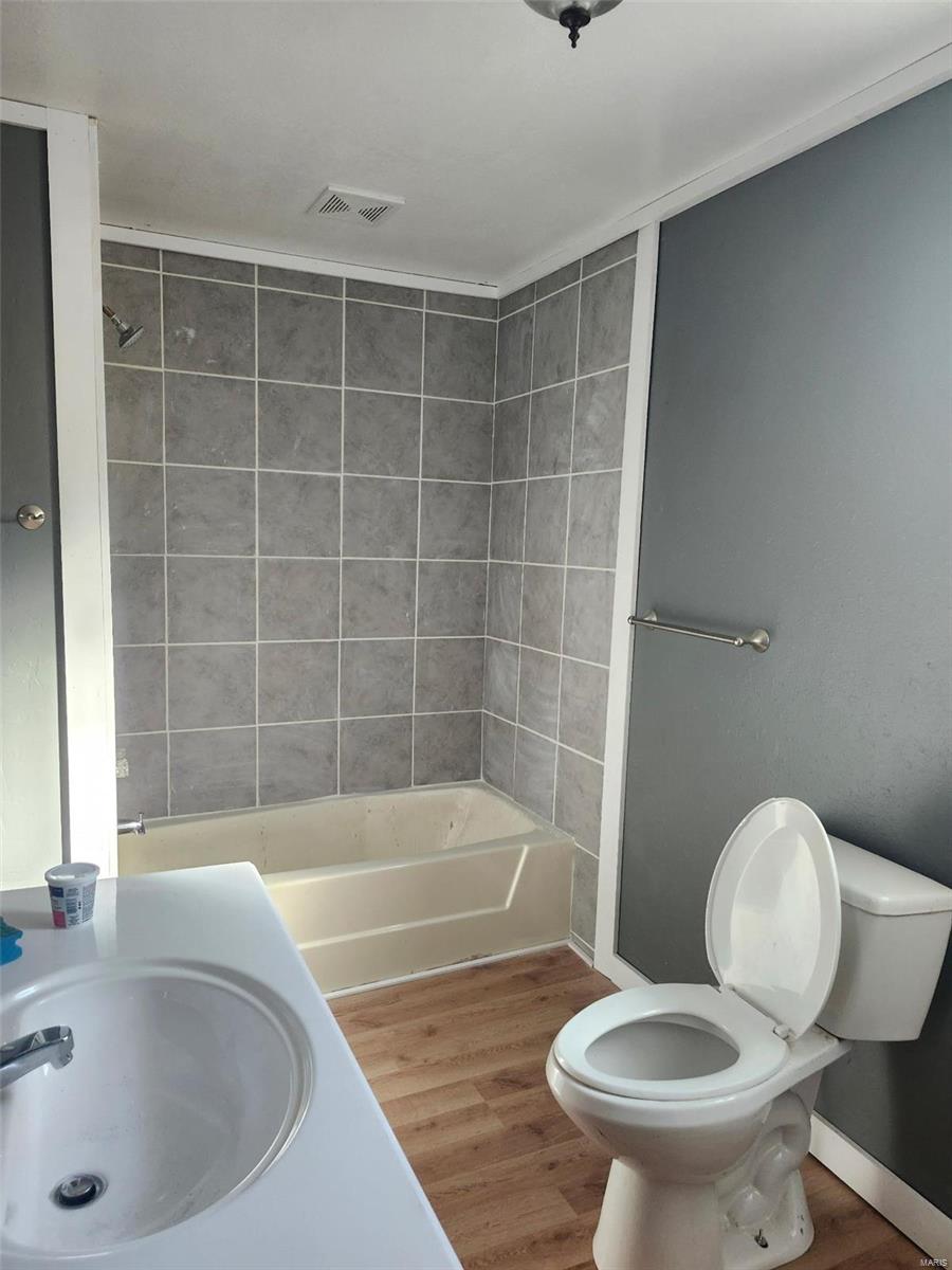 804 State Street Property Photo 7