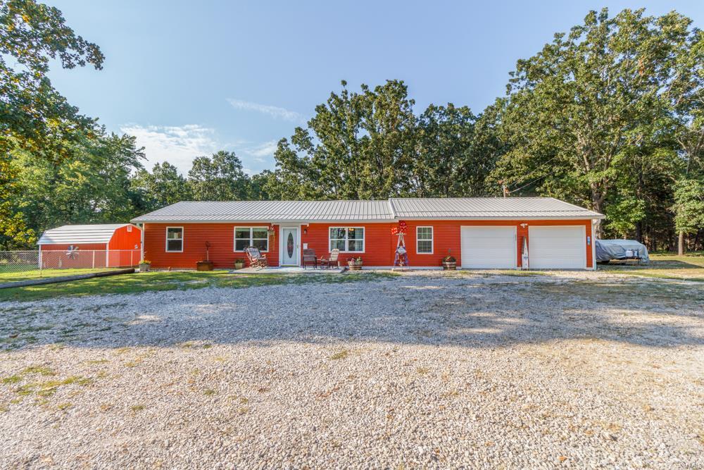 15227 Columbia Road Property Photo 2