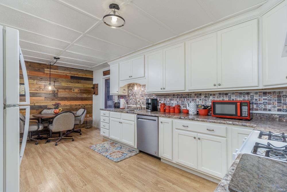 15227 Columbia Road Property Photo 6