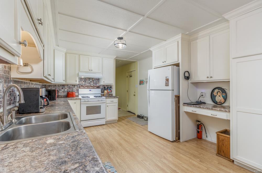 15227 Columbia Road Property Photo 7