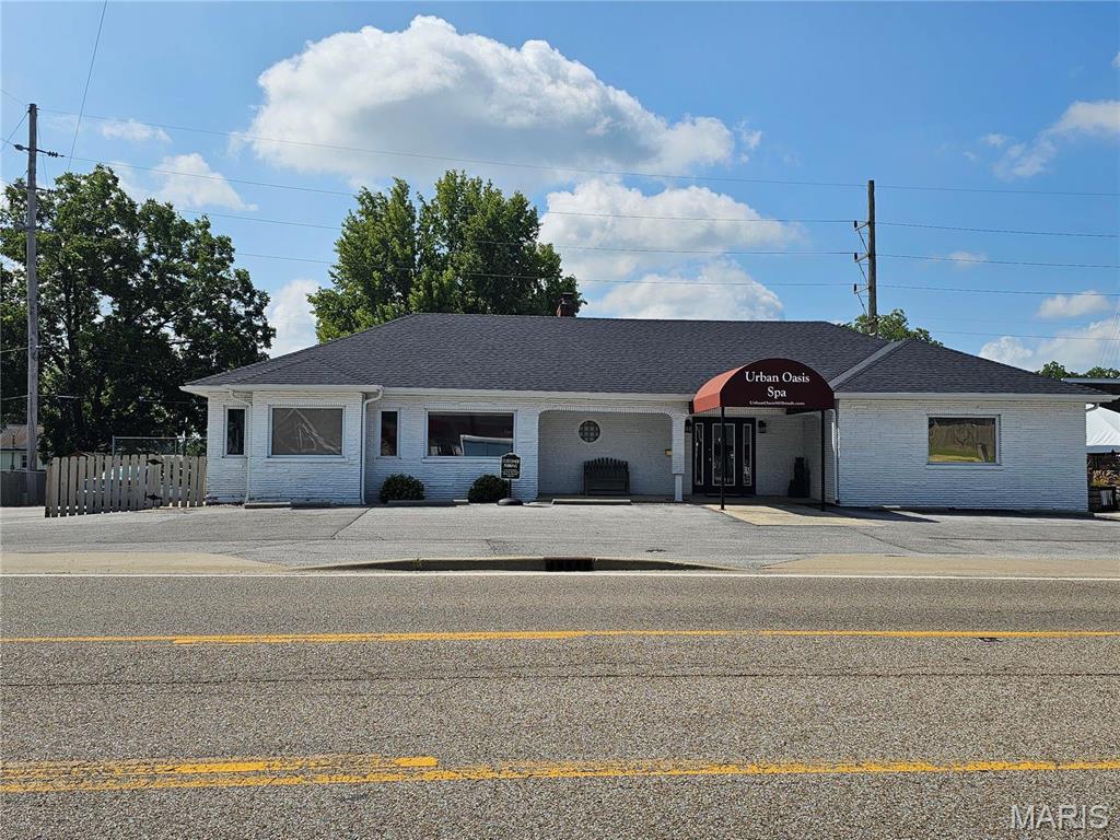 318 E Washington Street Property Photo 1