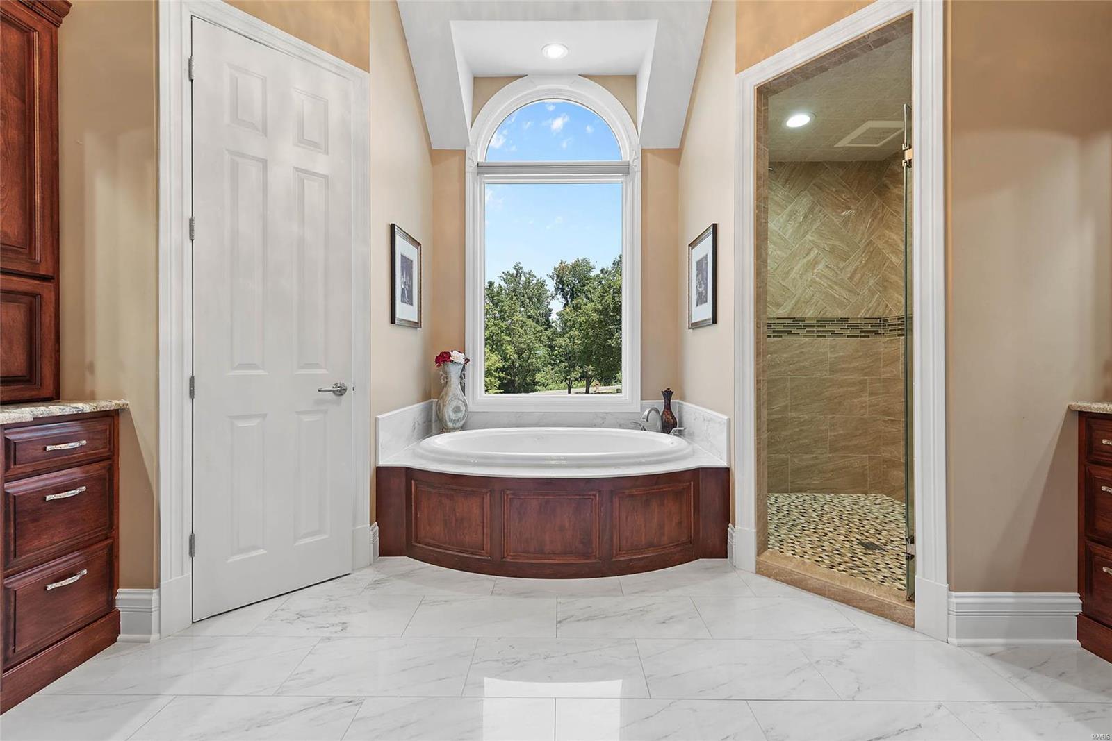 40 Country Club Drive Property Photo 47