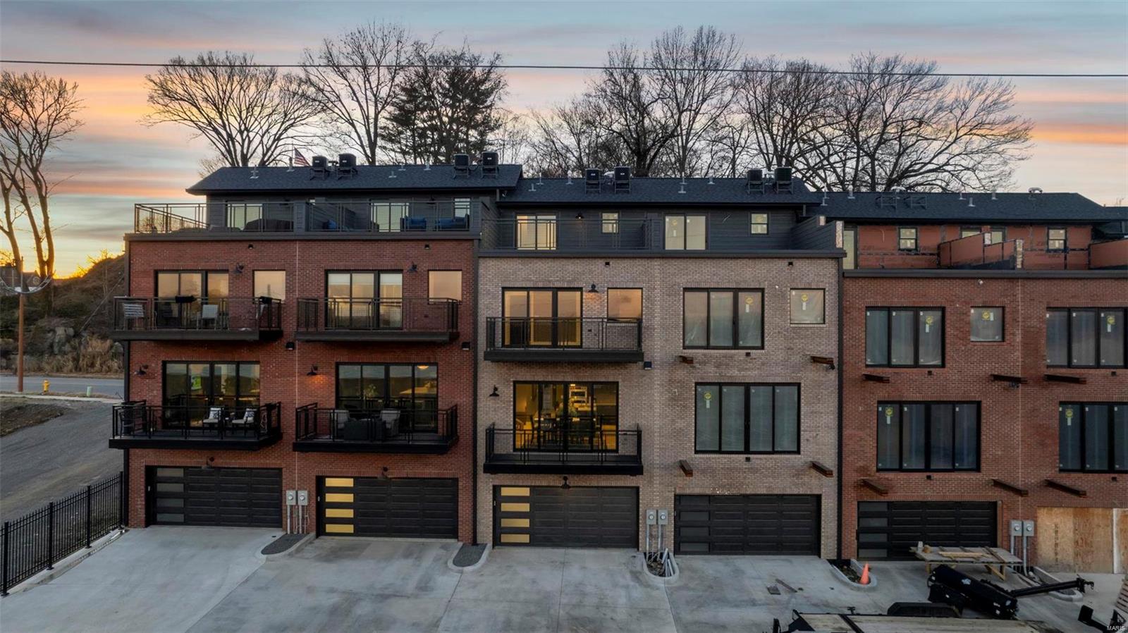 292 N Main Street Property Photo 4