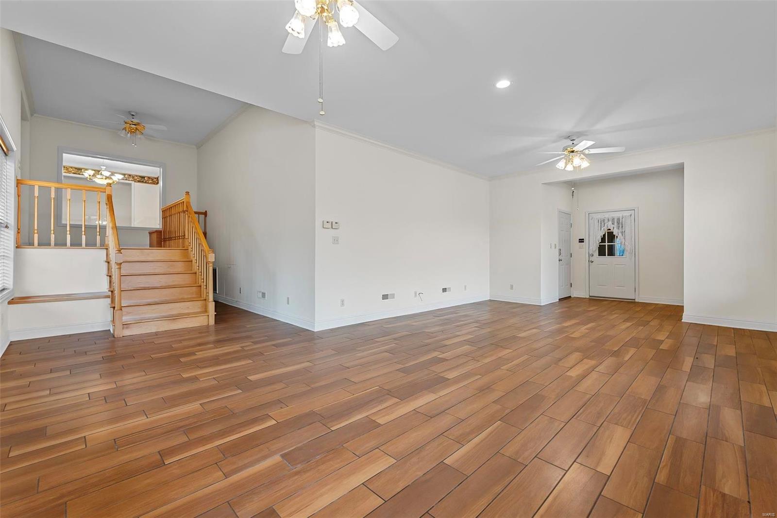 612 West Sturdivant Street Property Photo 8