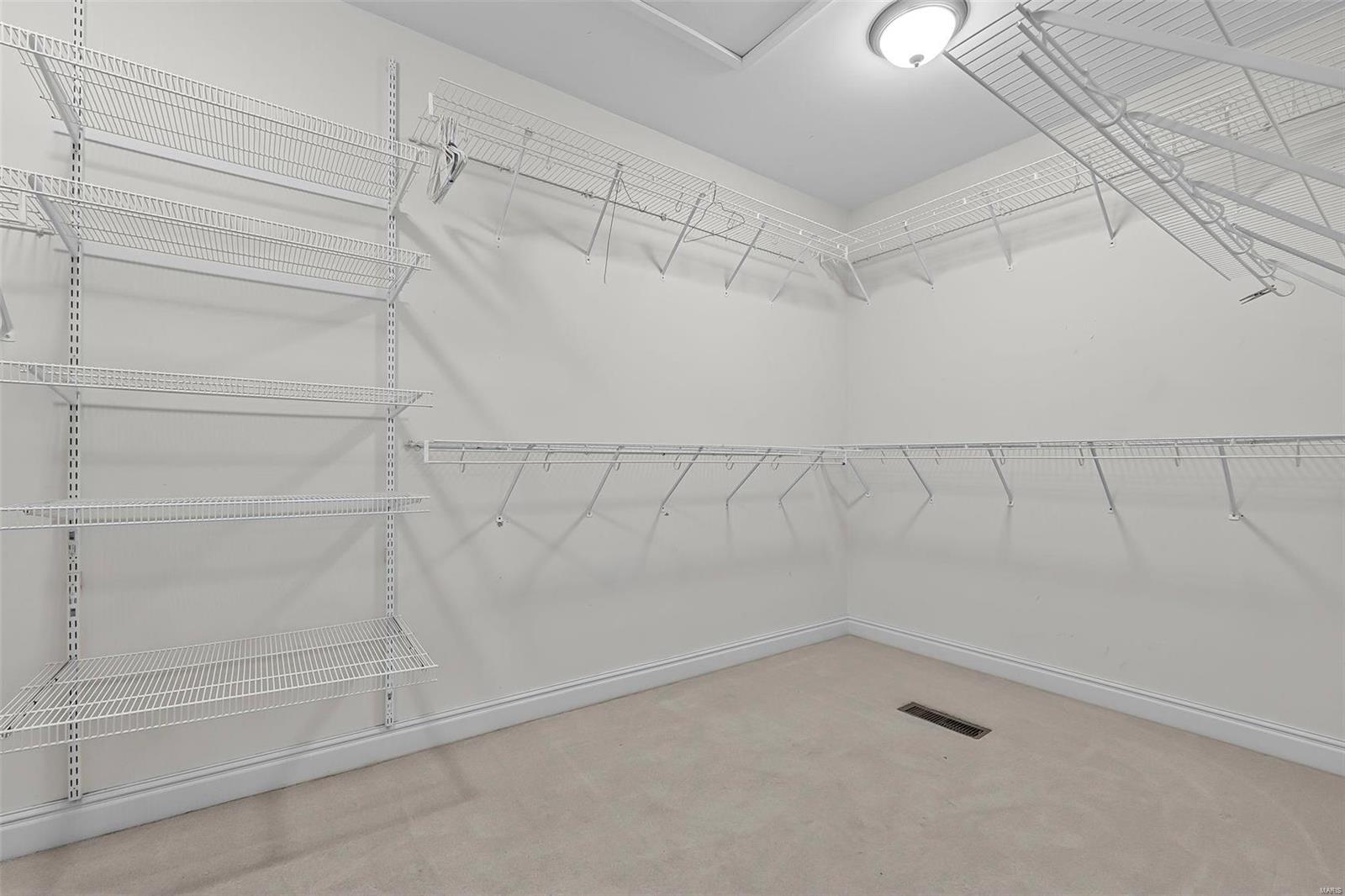 612 West Sturdivant Street Property Photo 12