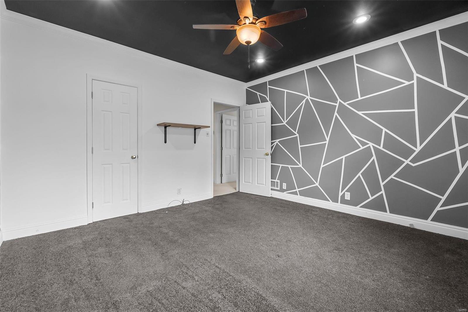 612 West Sturdivant Street Property Photo 16