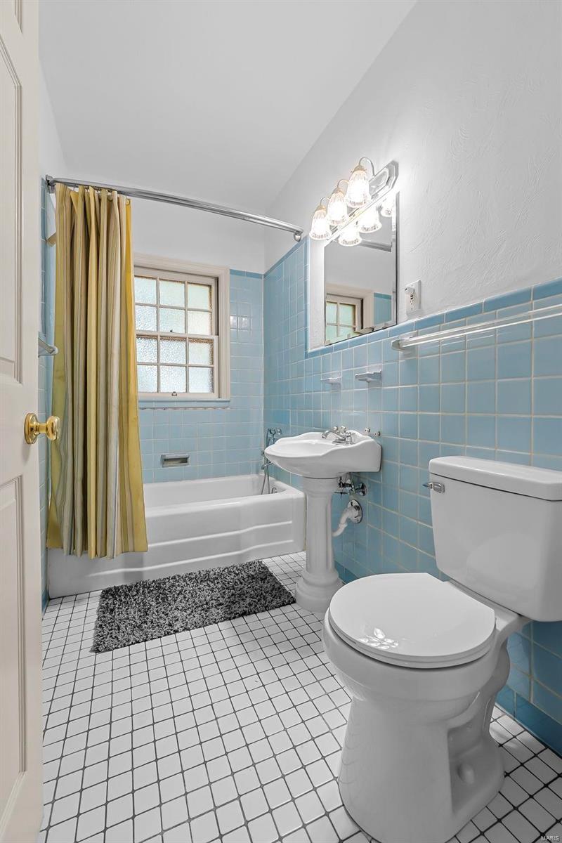 612 West Sturdivant Street Property Photo 18