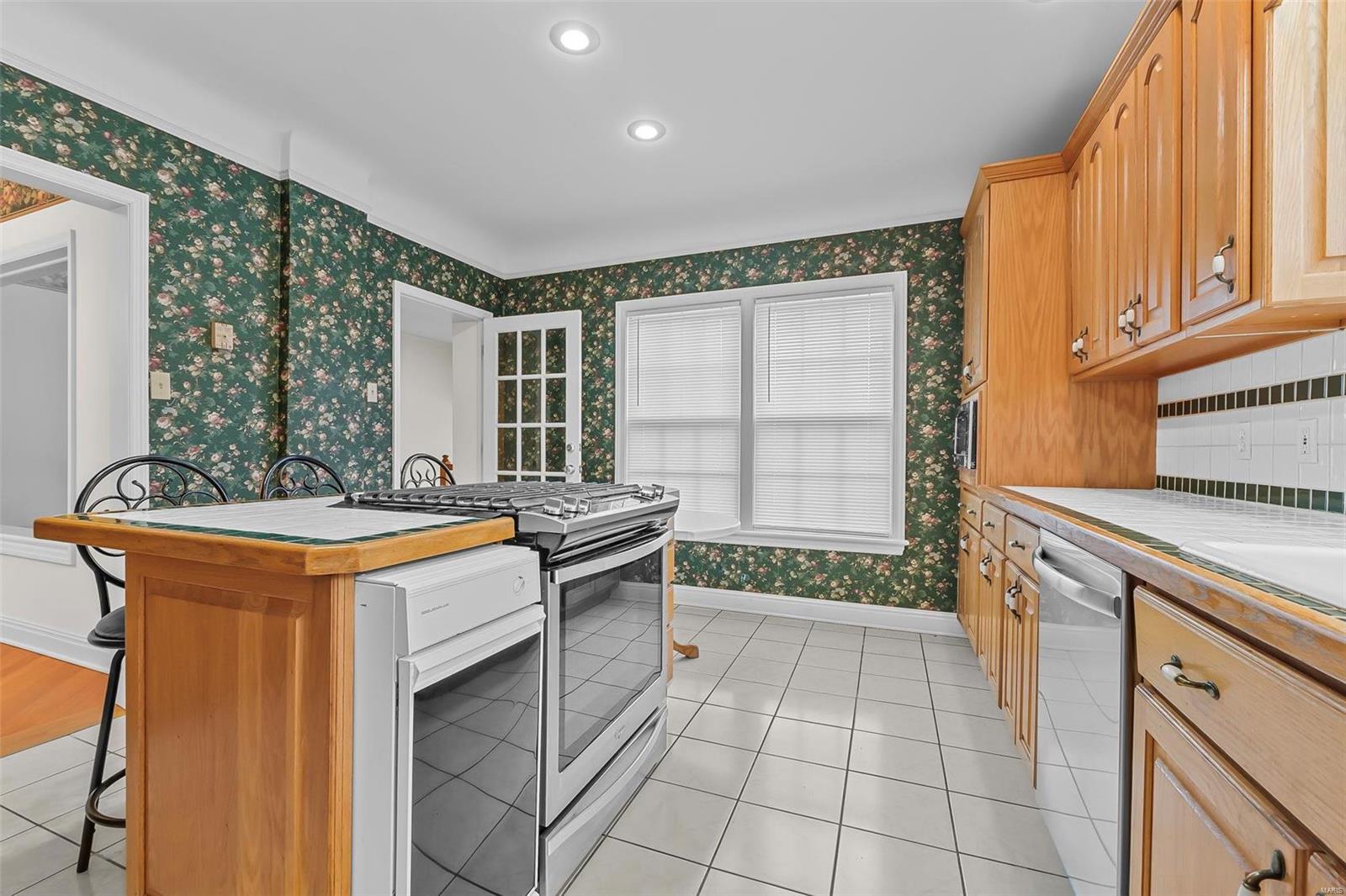 612 West Sturdivant Street Property Photo 19