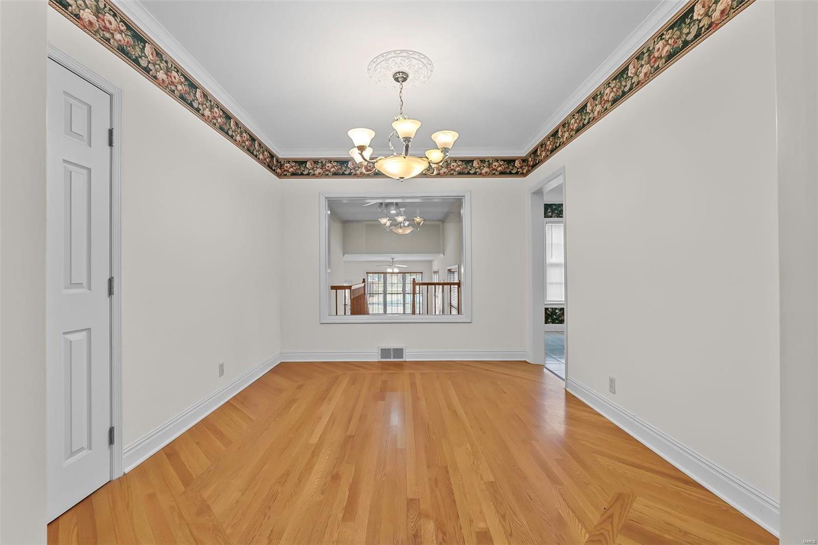 612 West Sturdivant Street Property Photo 23