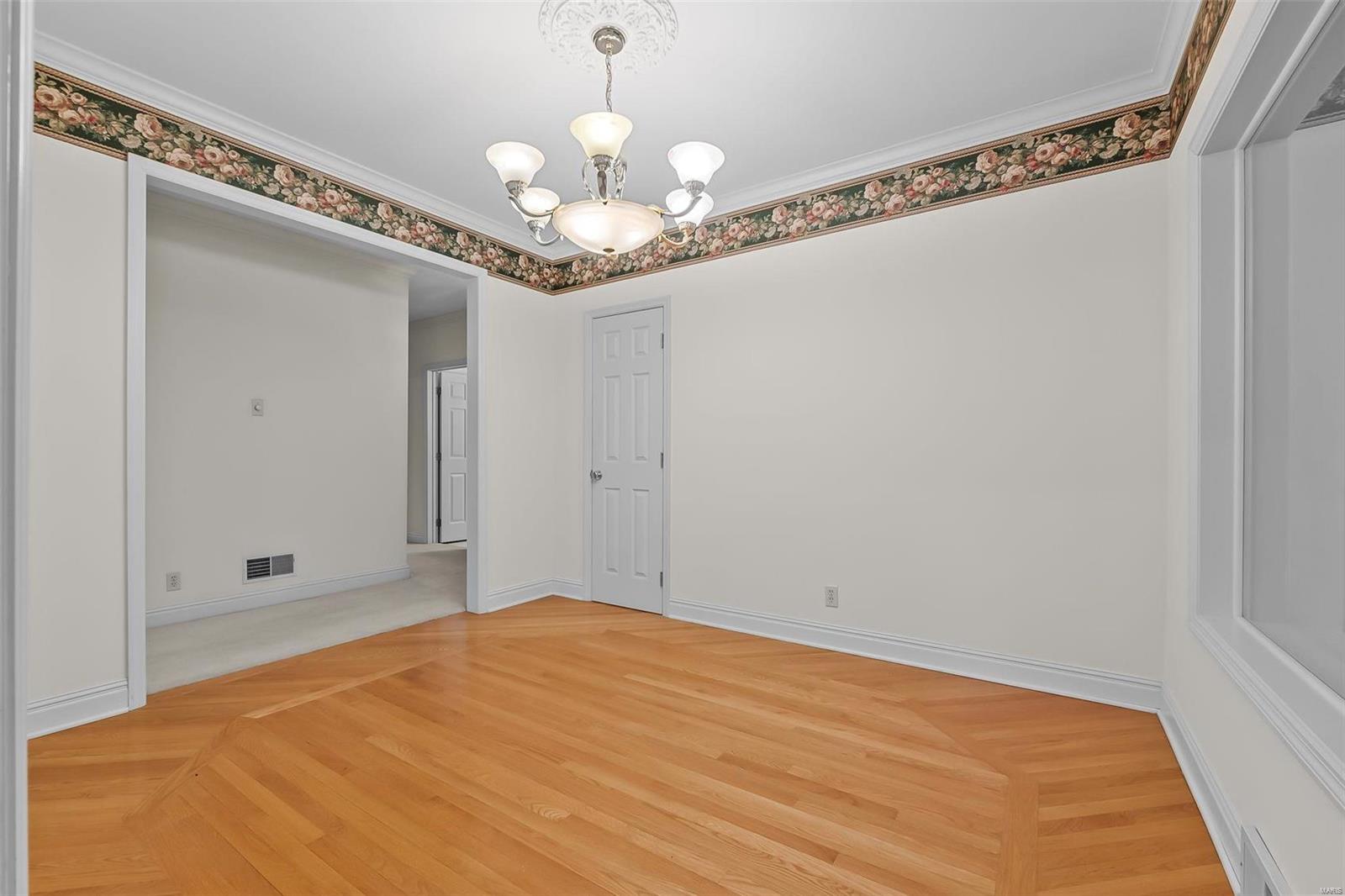 612 West Sturdivant Street Property Photo 24