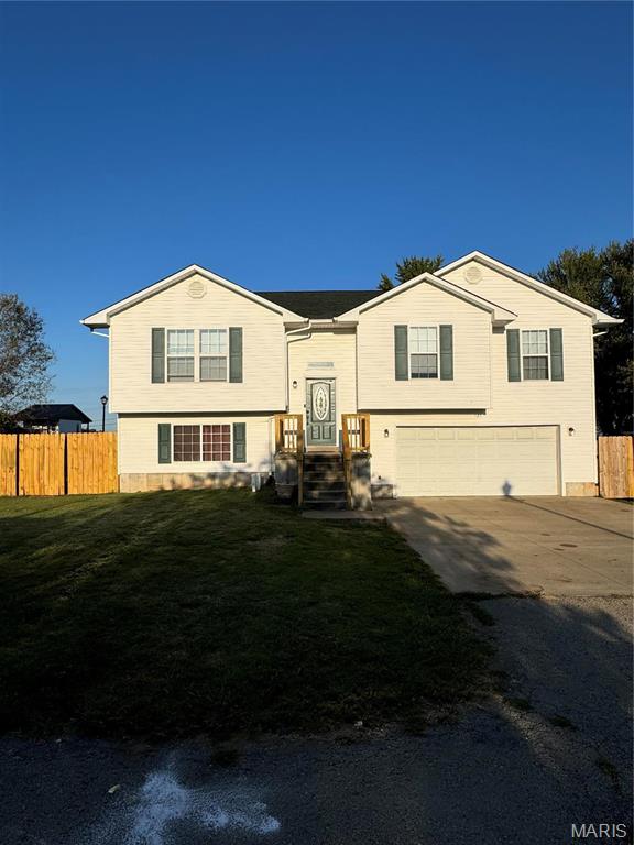 121 Penny Lane Property Photo 1