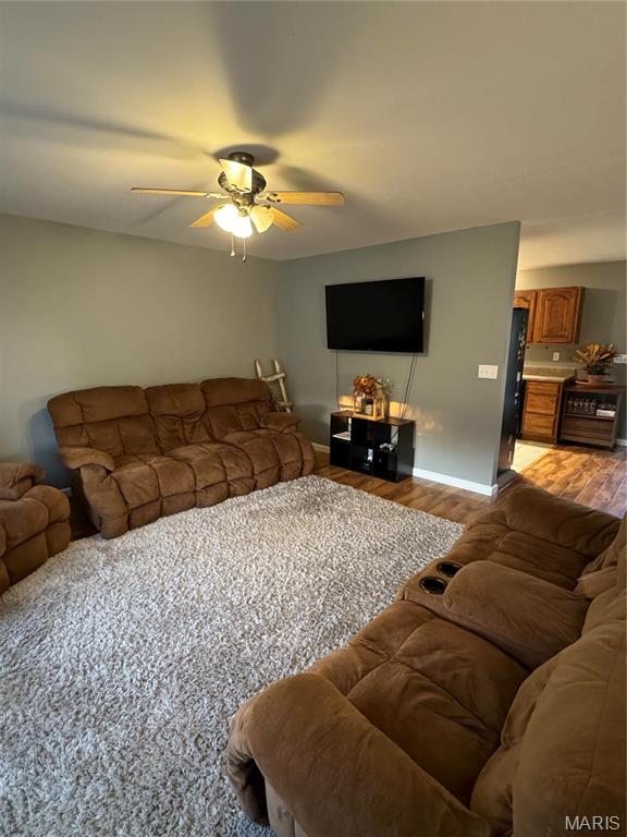 121 Penny Lane Property Photo 3