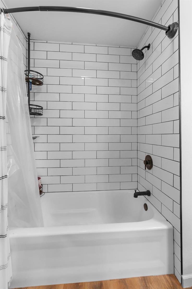 926 William Street Property Photo 10