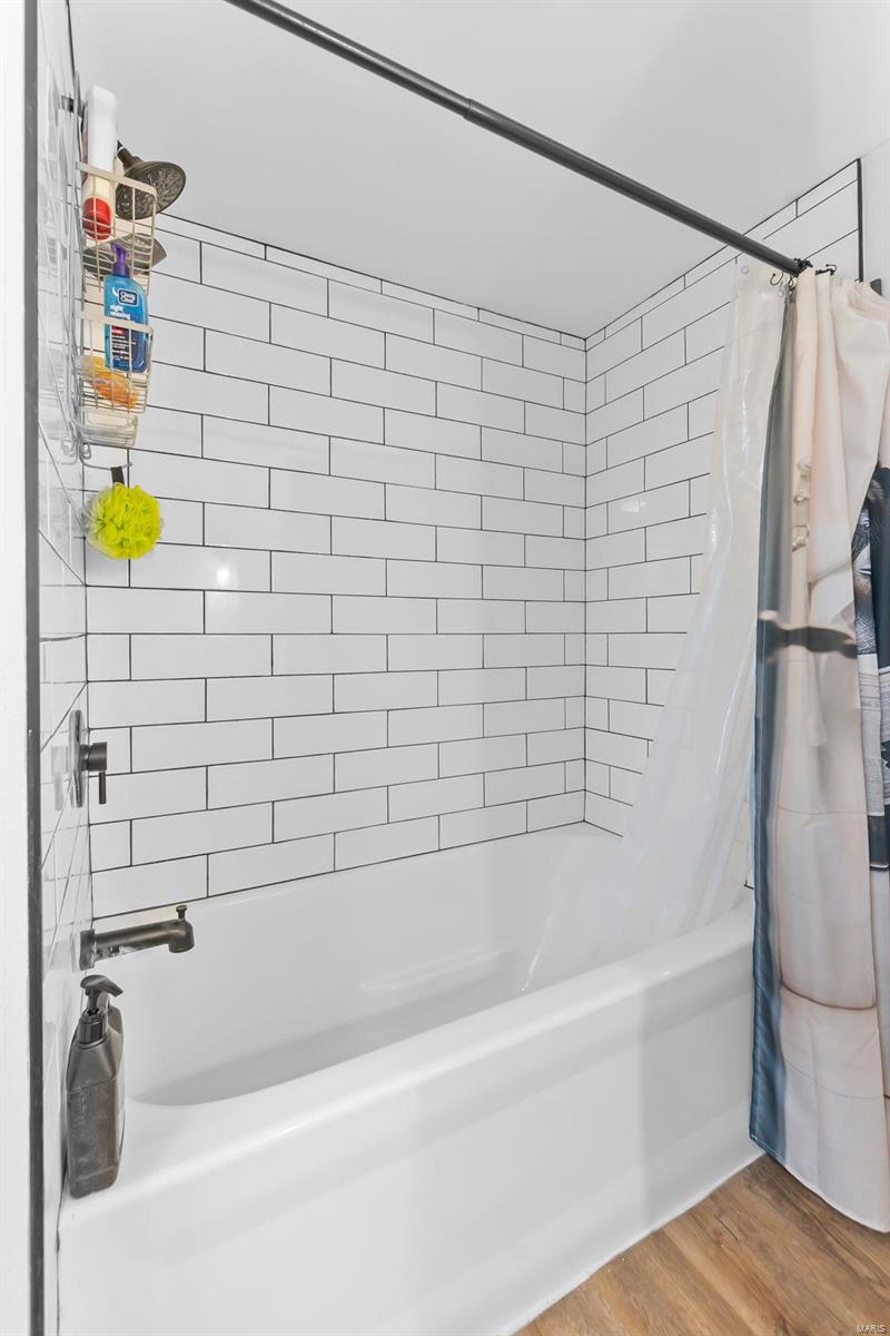 926 William Street Property Photo 14