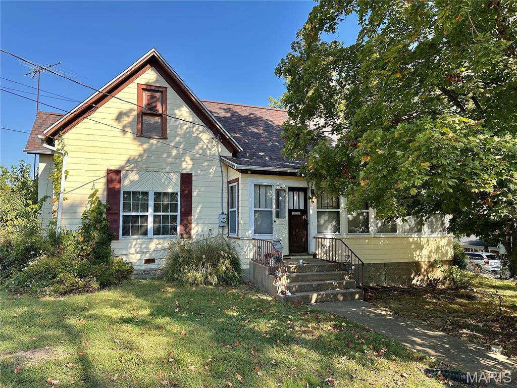 220 Louise Street Property Photo 2