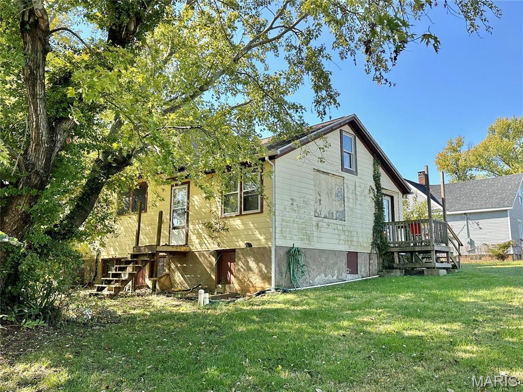 220 Louise Street Property Photo 6
