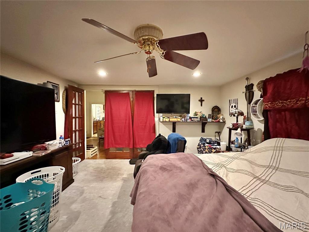 220 Louise Street Property Photo 18