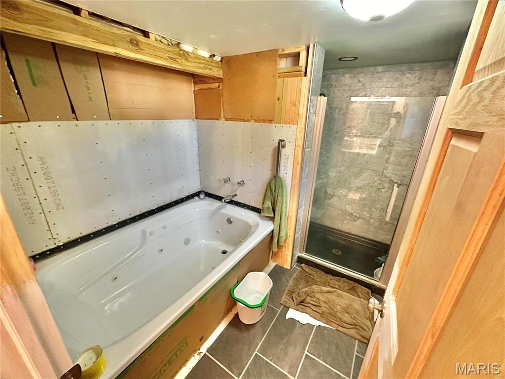 220 Louise Street Property Photo 23