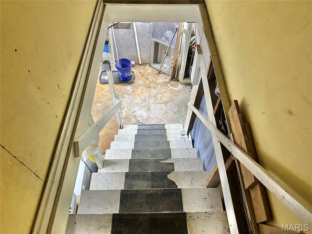 220 Louise Street Property Photo 29